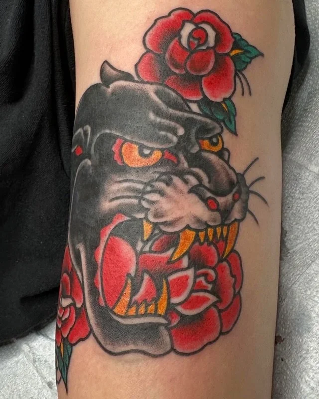 Cover-up done at @hudson_river_tattoo 
Swipe to see the original tattoo. 

Currently booking for both @greenpointtattooco and @hudson_river_tattoo - To book, call either shop or click the link in my bio. 

#tattoos #coveruptattoo #tattooartist #nytat