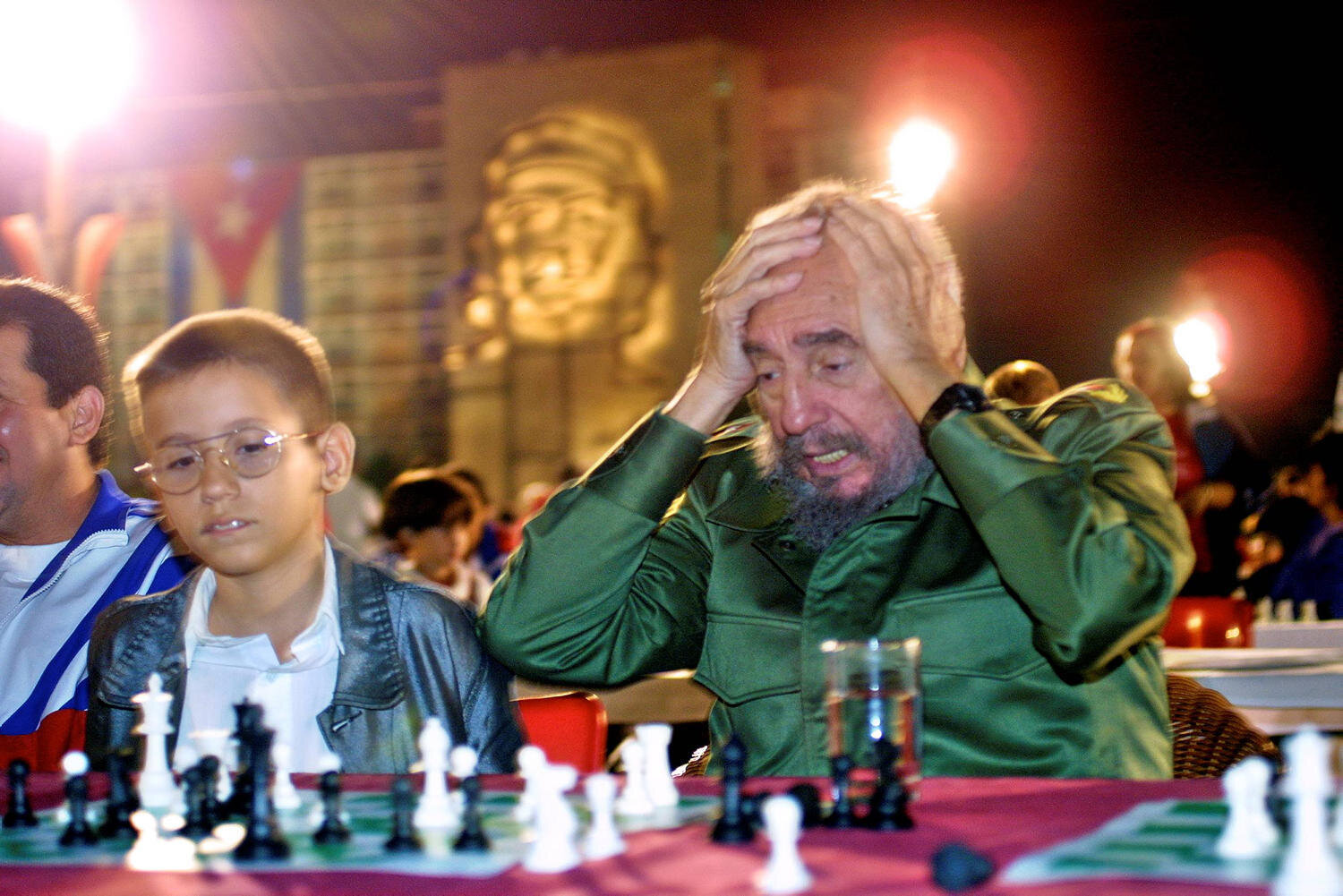  Castro, 2002 