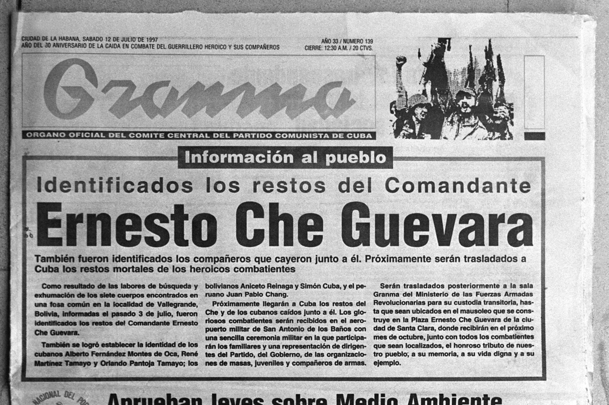  Granma, official party paper, announcing that the remains of Che Guevara were found in Bolivia, July 12, 1997. 