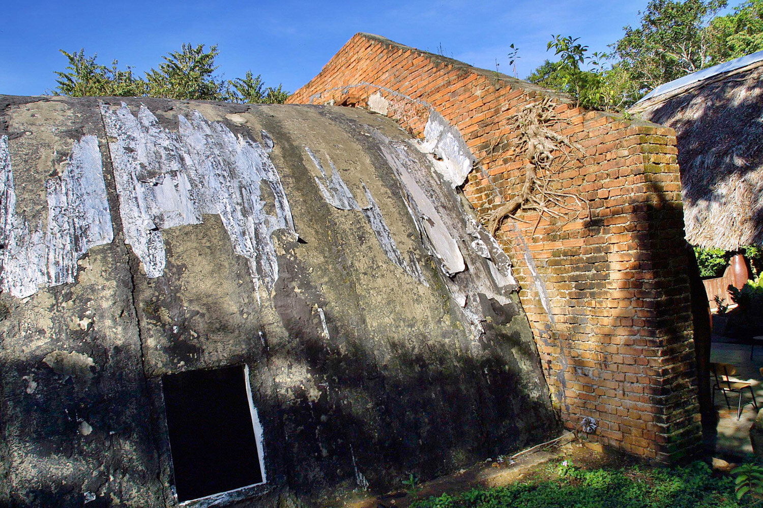  A hangar in which sovjet mid-range missiles R-12 where being installed during the 1962 Cuba Missile Crisis, near Los Palcaios, Pinar del Rio, Cuba, on the last day of a conference on occasion of the 40th anniversary of the Cuba-Crisis,  Cuba, on Oct