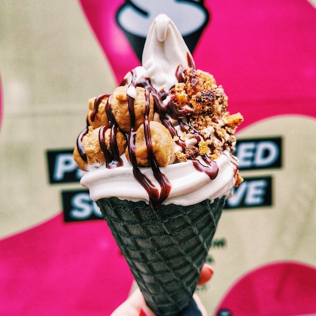 &lsquo;DOUGH&rsquo; NOT PANIC 😱⁠
⁠
Although it's going to be an ABSOLUTE SCORCHER of a weekend here in London 🔥 D&Aacute;PPA has your back 😉 ⁠
⁠
Our Cream Team are here and ready to serve you up some thick, rich and outrageously creamy soft-serve 