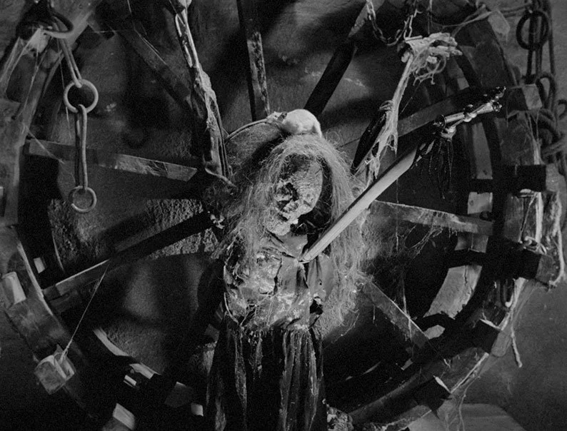 Curse of the Crying Woman (La Maldición De Llorana) // Mexican Gothic