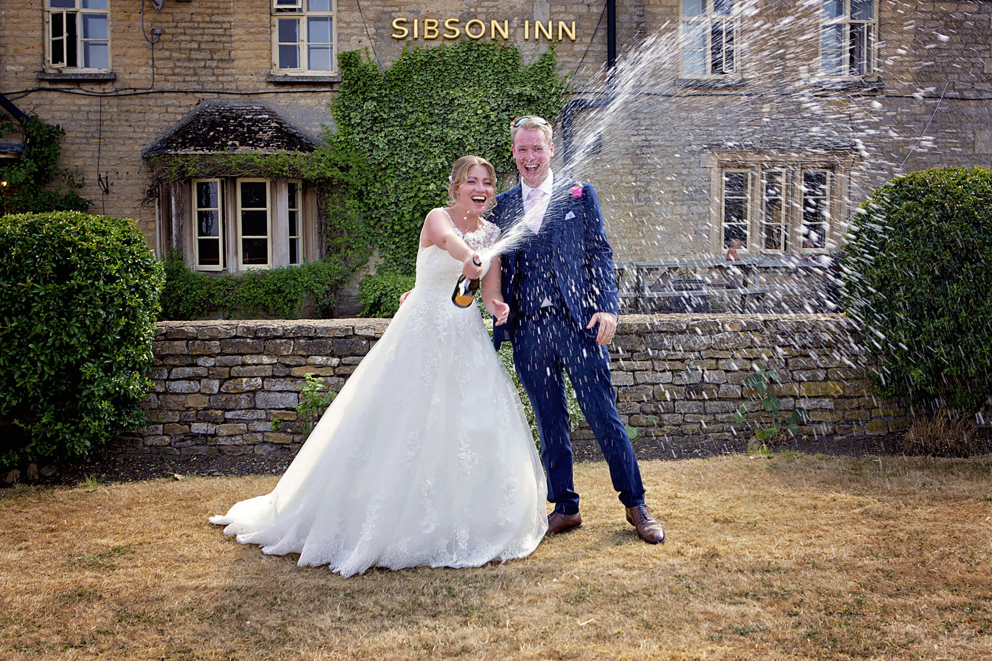 Wedding photos Sibson Inn - Wedding and family photographers ...
