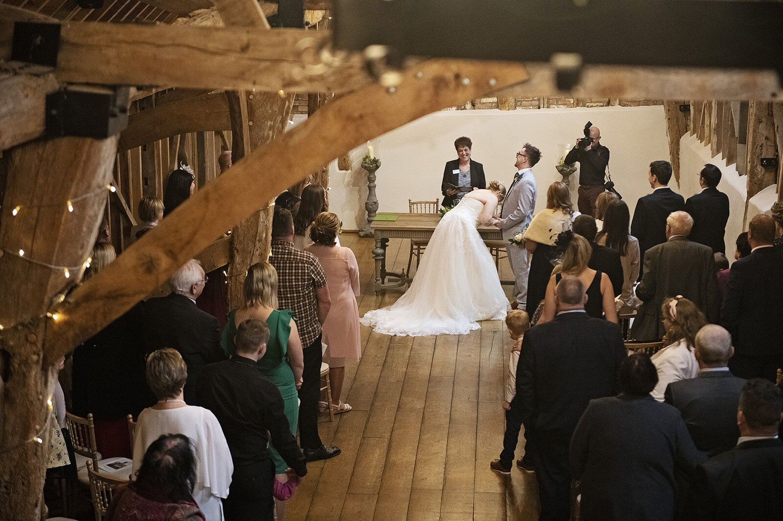 Barn wedding cambridgeshire (45).jpg