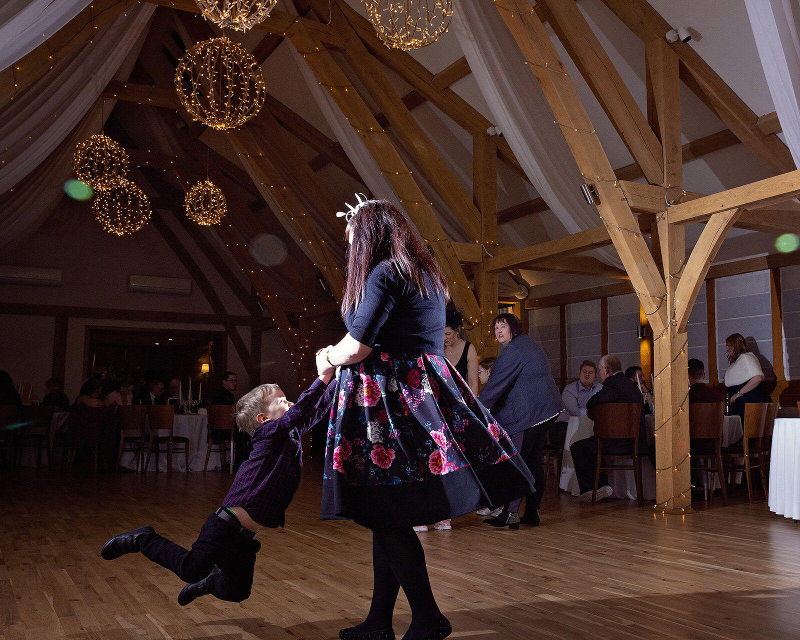 Barn wedding cambridgeshire (127).jpg