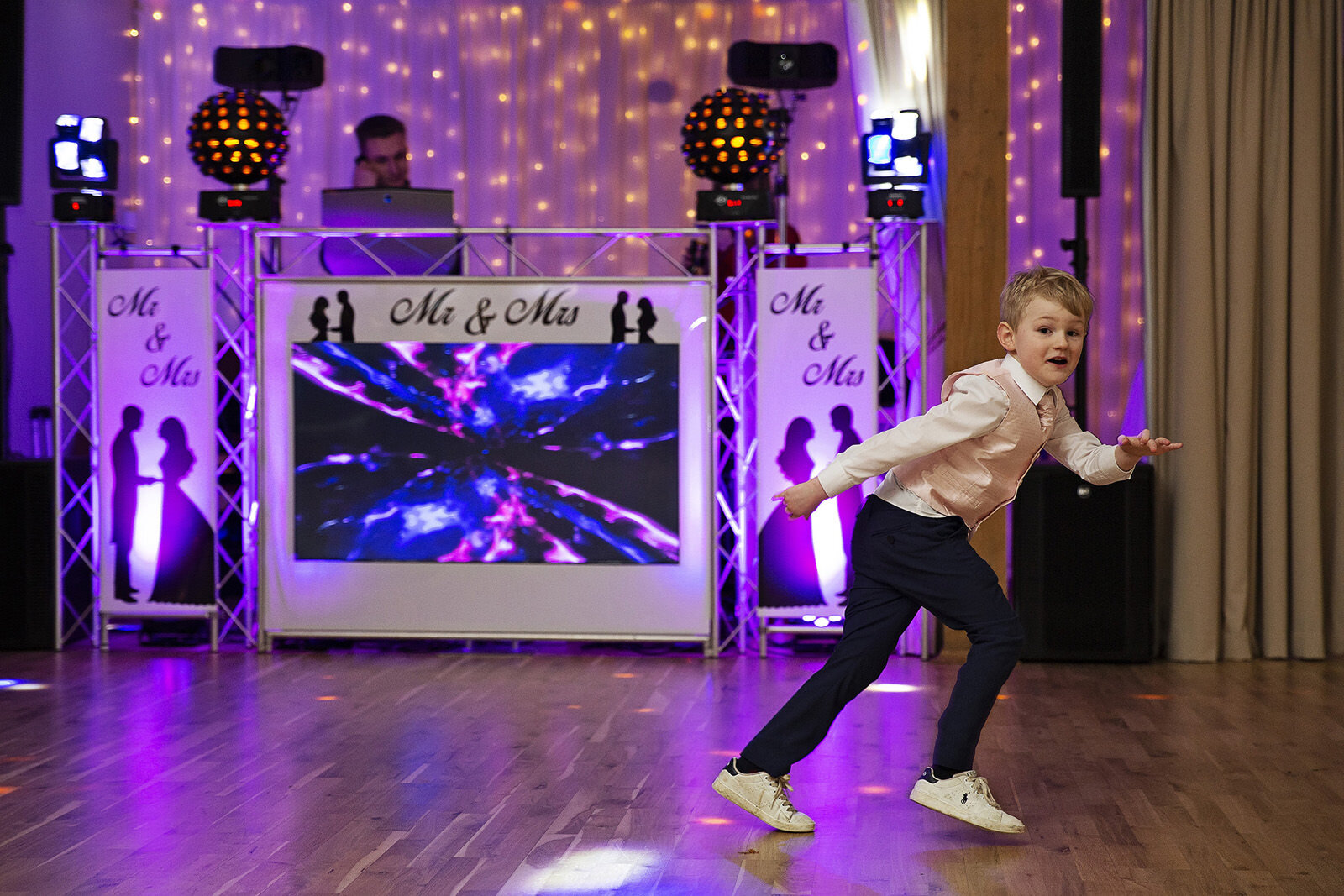 Barn wedding cambridgeshire (133).jpg