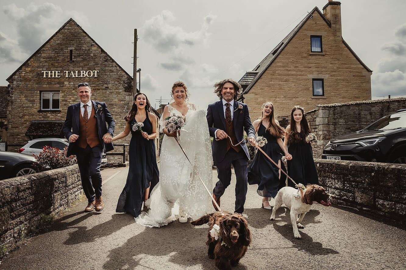 What a day yesterday was at Dave and Hilary&rsquo;s wedding at The Talbot Hotel Oundle

Dogs as ring bearers...

...a bride who says &ldquo;Hell Yeah&rdquo; when the registrar asks if she takes this man...

...A Magician (Please ping me your details 