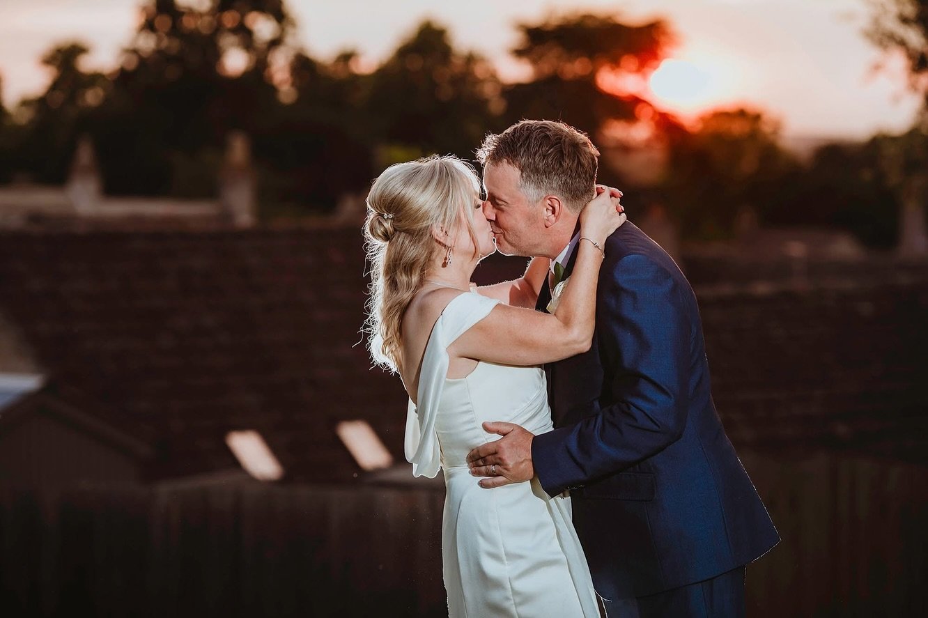 I think David and Michelle&rsquo;s wedding might have been the longest wedding dance-a-thon I&rsquo;ve ever experienced. And it was absolutely fabulous as I love to hit the dance-floor. So if you&rsquo;re wondering why so much of this sneak peek is d