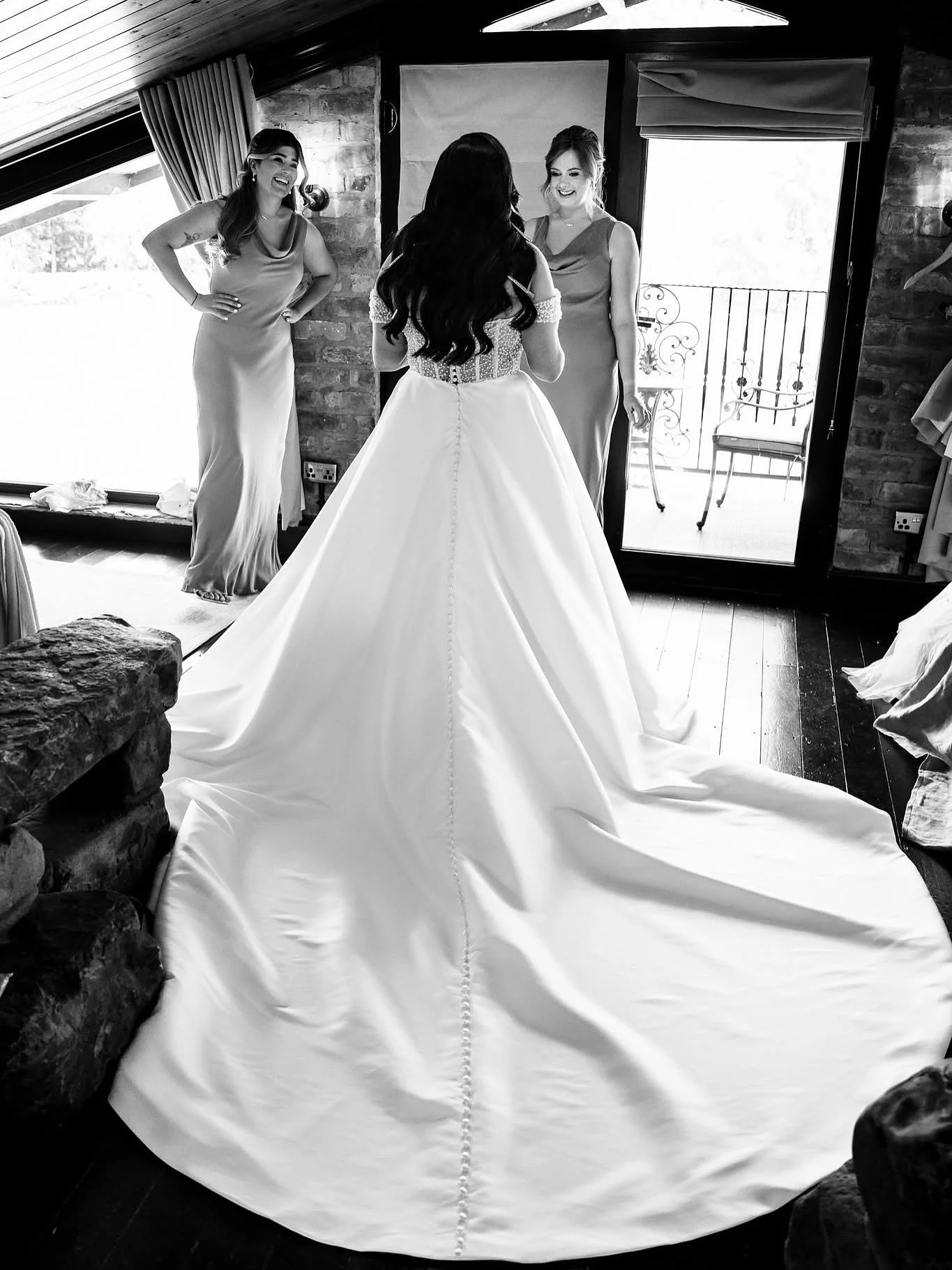 😳 Every wedding dress makes you go wow - but some make you go &lsquo;wowsers!&rsquo; 
Khairun, you looked absolutely resplendent and I&rsquo;m delighted to say your wedding gallery has just been emailed over! 🎊 🥂

Venue: @thewillowmarshfarm 
Brida