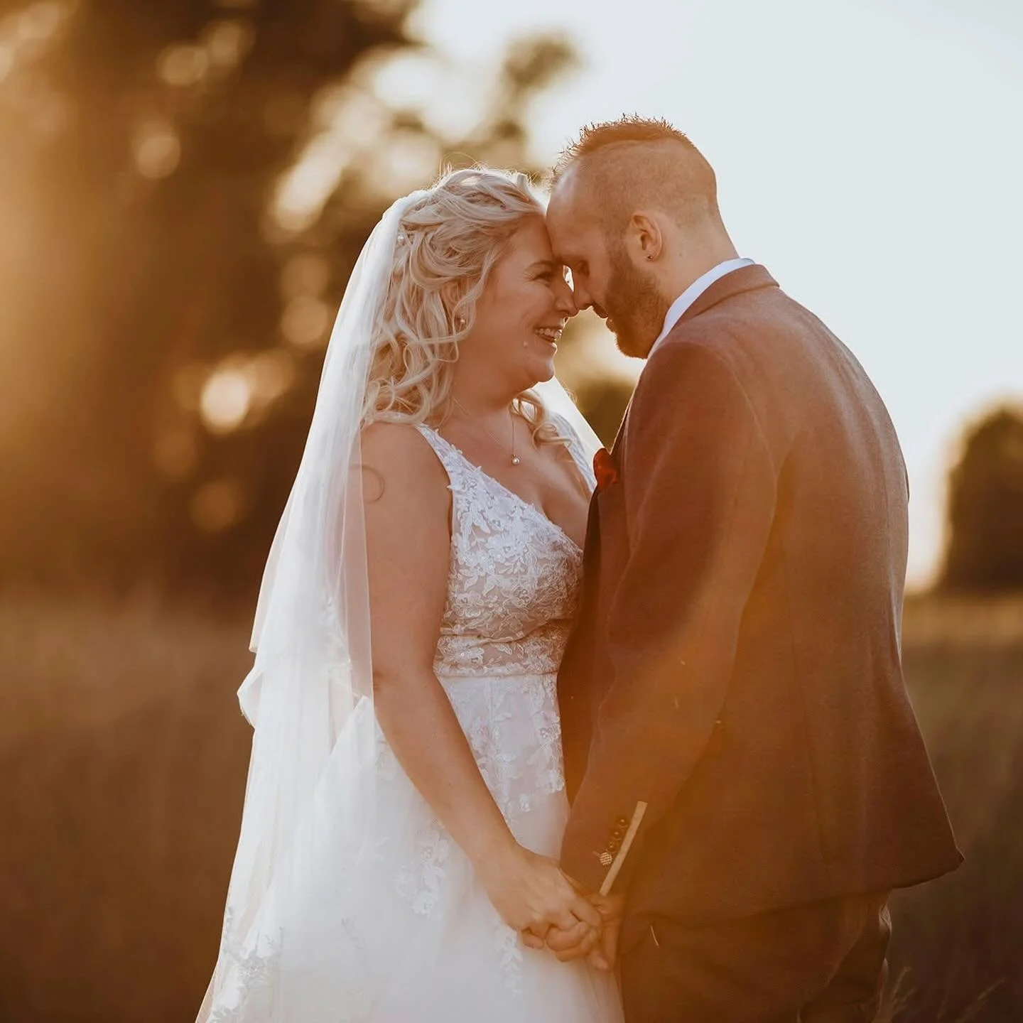 Martin and Stacey, the weather might be miserable but your Friday night won&rsquo;t be as your wedding photo gallery has just landed in your inbox! Have a wonderful weekend reliving your beautiful day. x

Venue: @thetfordfarmbarn 
Bridal Store: @gown