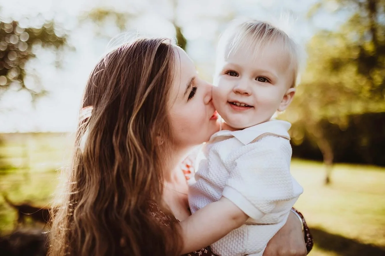 The Cherry family celebrating George&rsquo;s 1st birthday with a photoshoot at their home. 

The first ting George did when he greeted me at their front door was give me a lovely smile and I knew I was in for an easy afternoon. 

And where there are 
