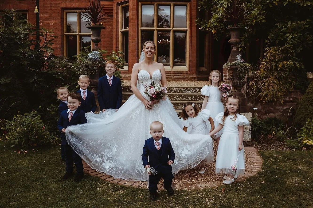 ✨💖 WHEN THE KIDS SPRINKLE THEIR PIXIE-DUST ON YOUR WEDDING...

Mike and Emma&rsquo;s wedding had a whole Armada of children which would be terrifying for some, but I love the chaos, the challenge and the craziness. Plus they&rsquo;re hilarious!

Mik