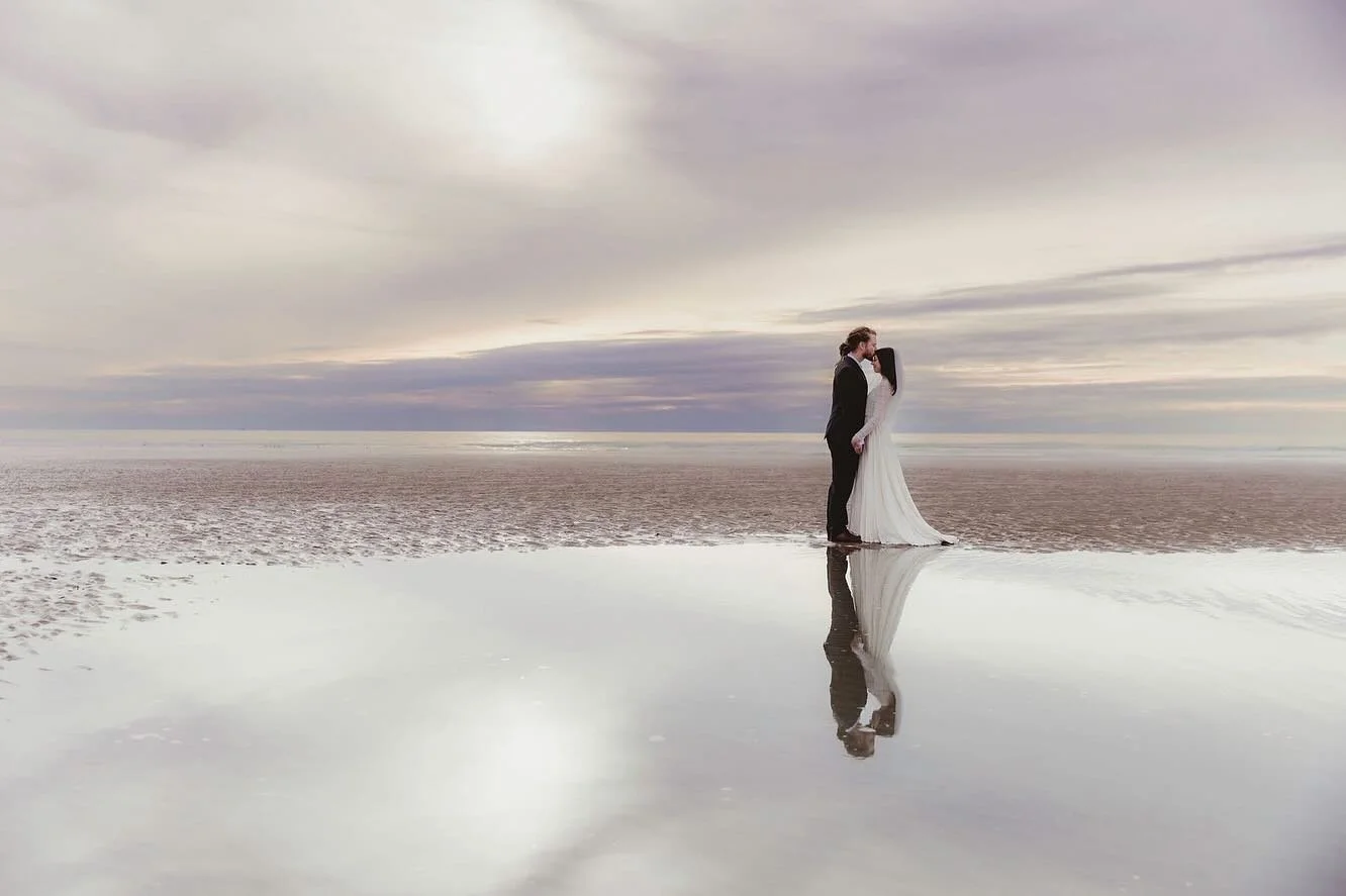 💍 Mark and Typh - As the rain drizzles down you may have the Sunday night blues... but no more... your wedding gallery is waiting for you in your email! 🥂 🎊 🎉

Have a wonderful time reliving your wedding week in France.

Venue: @lagrangeauxbelles