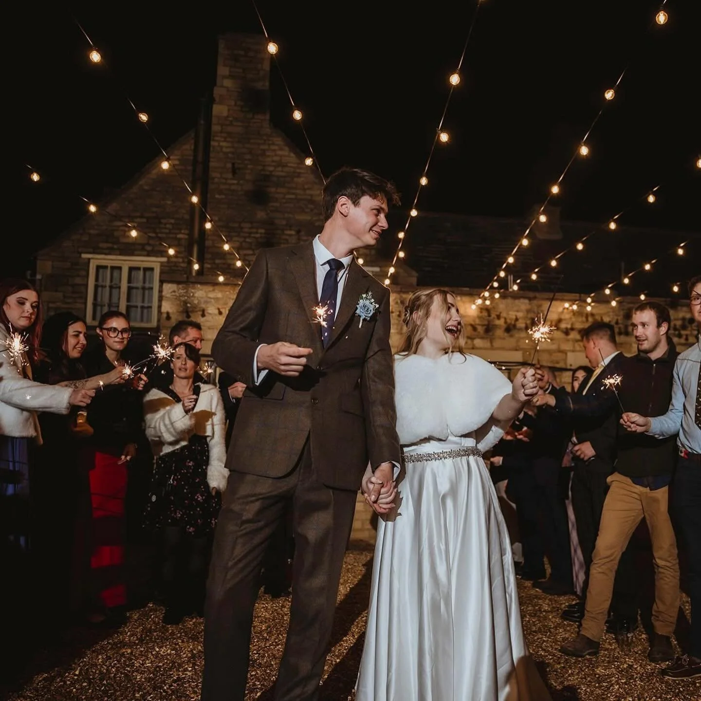 Jack and Dione your wedding gallery is ready and waiting in Dione&rsquo;s inbox. Have a wonderful weekend reliving your special day.

Venue: @thesibsoninn 
Makeup: @finishingtouchesbykrissma 
Cake: Jennie&rsquo;s Cakes &amp; Catering
Dress: @stacees.