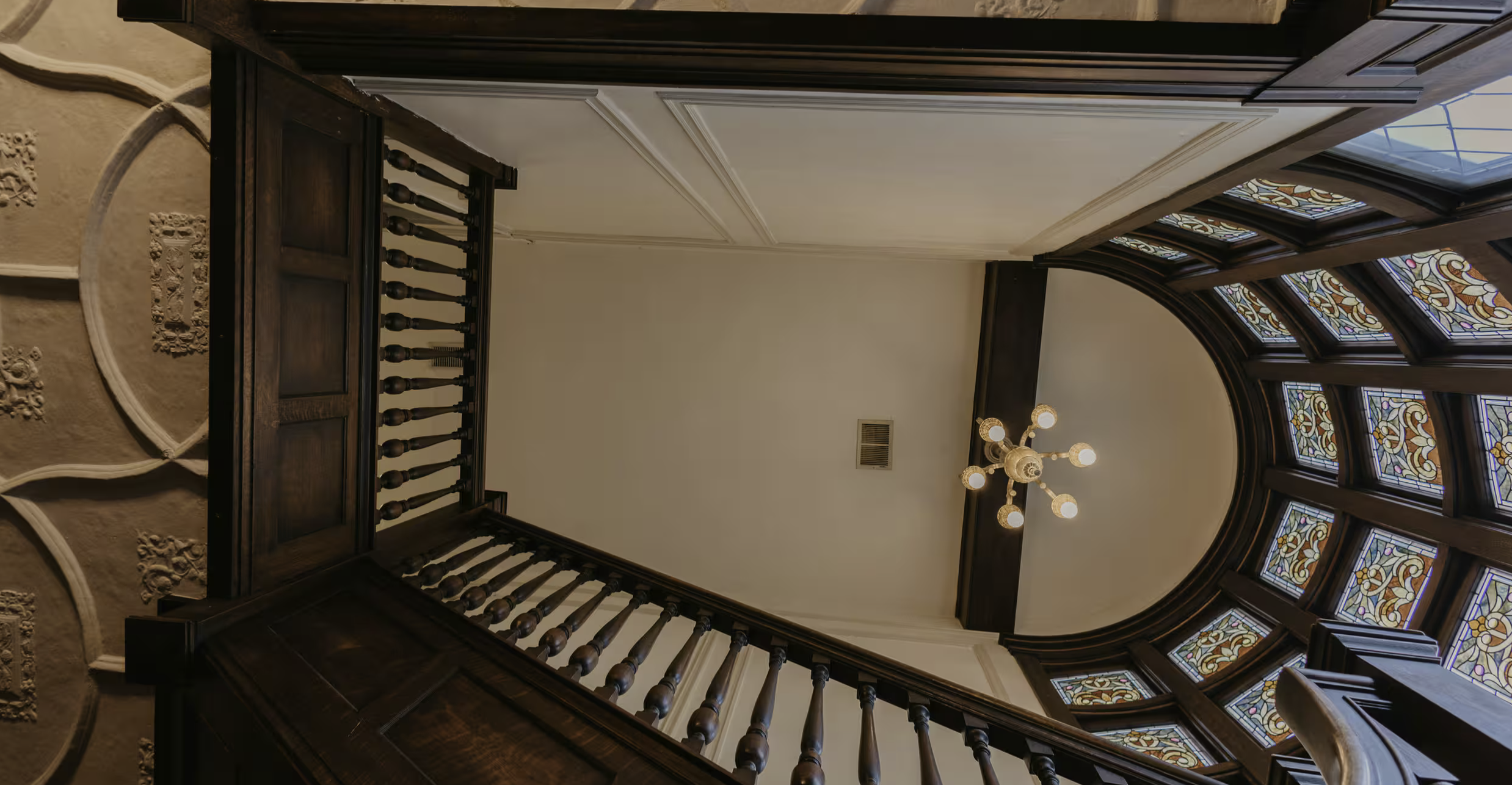 Foyer Stairwell.png