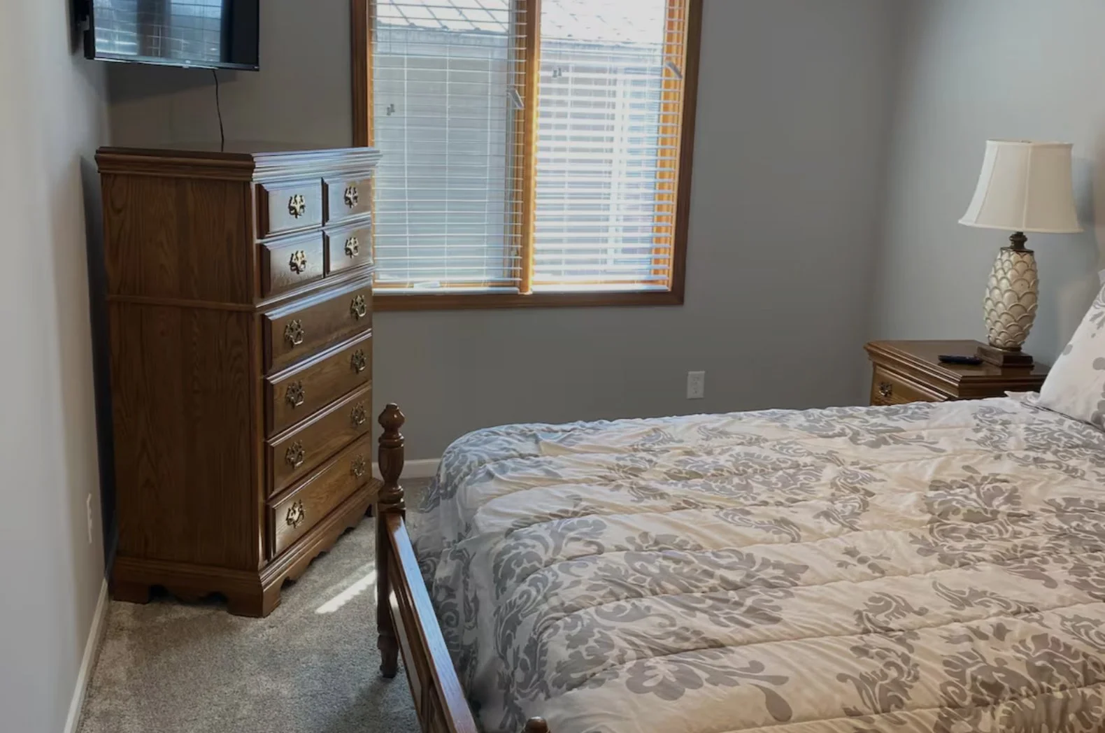 Queen Bedroom 2