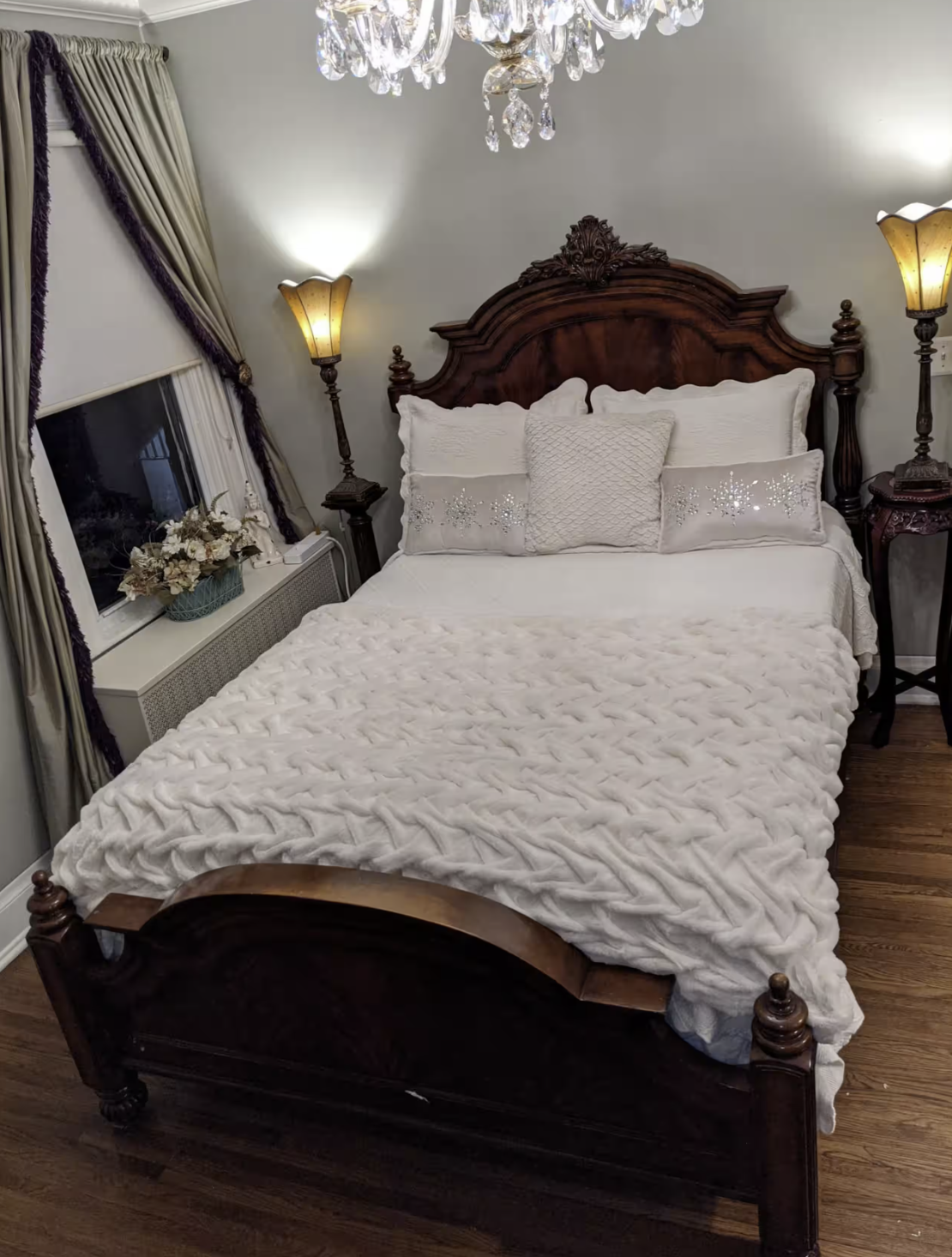 Queen Bedroom 1
