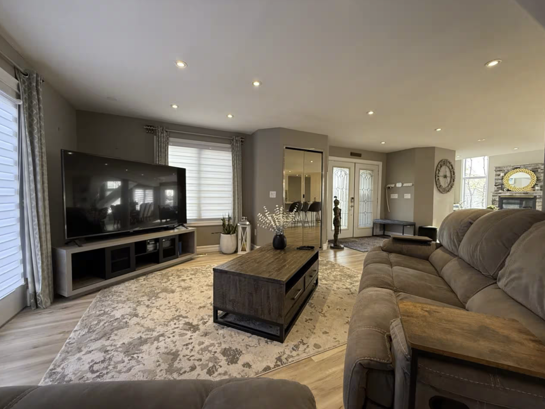 Family Room (an alcove off the living room)