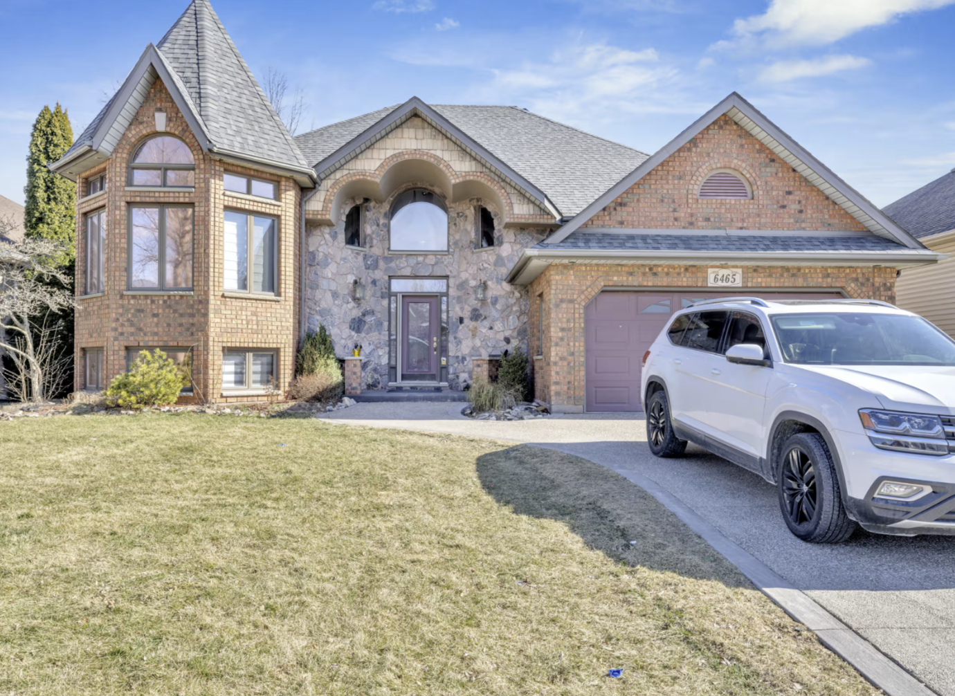 House in Windsor, ON 5 BR, 6 beds, 3 baths, $818, $164 each for 5, $136 for 6