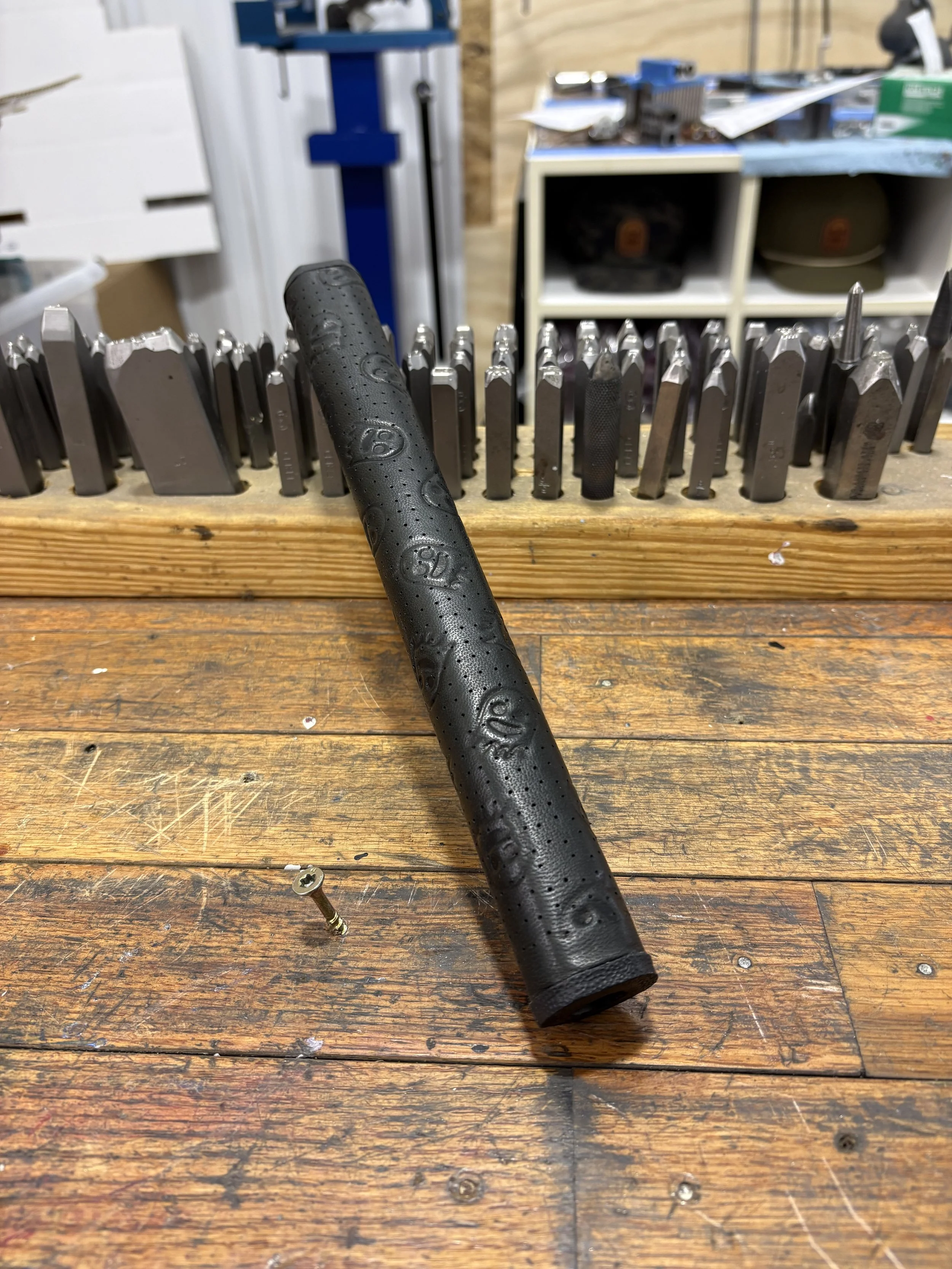 The Grip Master - Black FL27