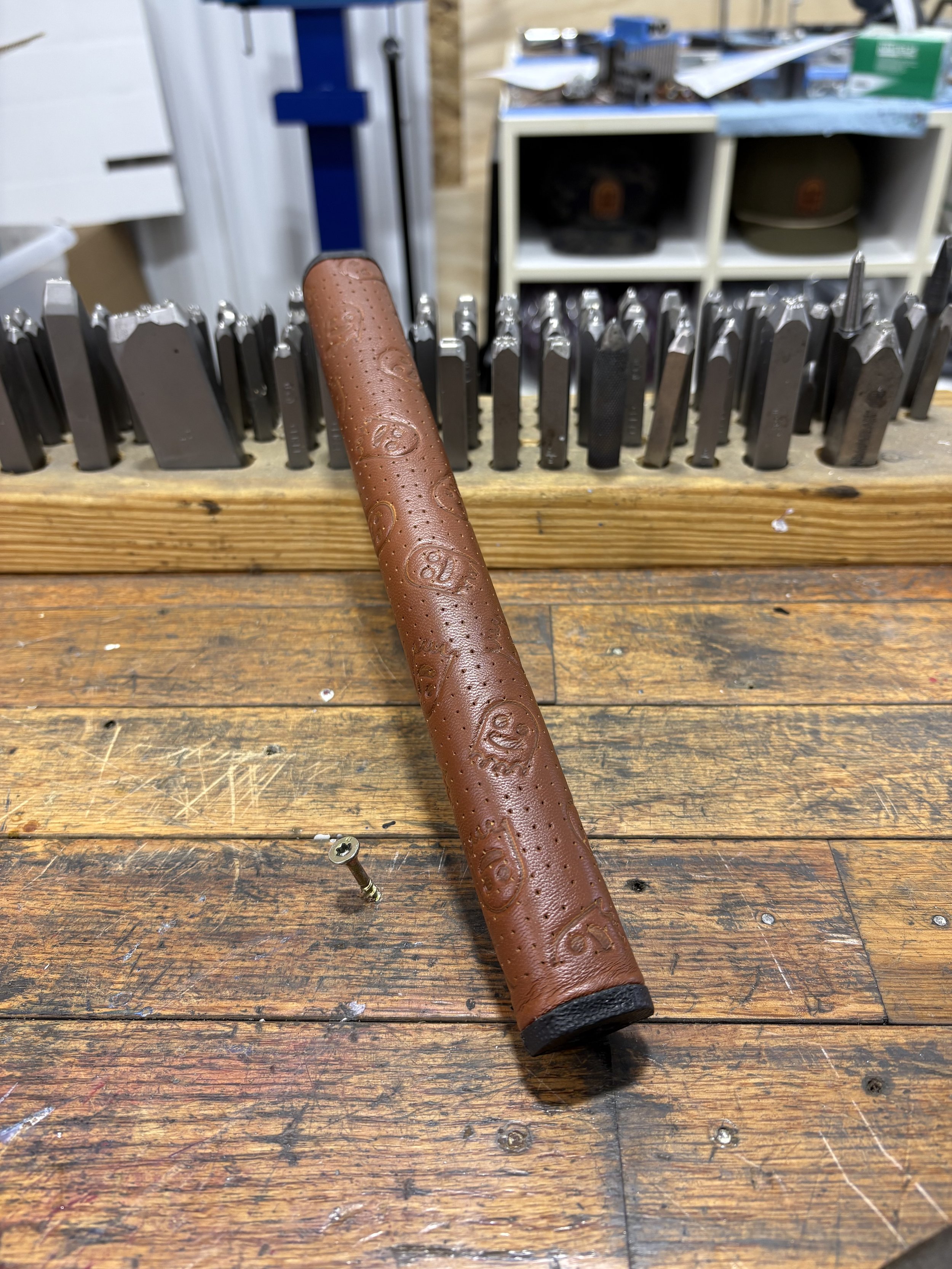 The Grip Master - Tan FL27