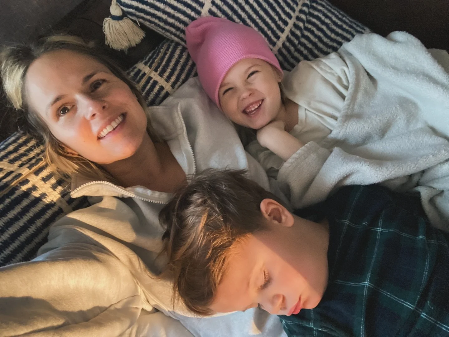 Coziest winter solstice blessings to all! 💛☀️✨
.
This unusually sunny but cold day has been filled with snuggles, warm pots of nourishing food, crafts, revisiting memory boxes and heartwarming conversations with my daughter. It&rsquo;s a beautiful p