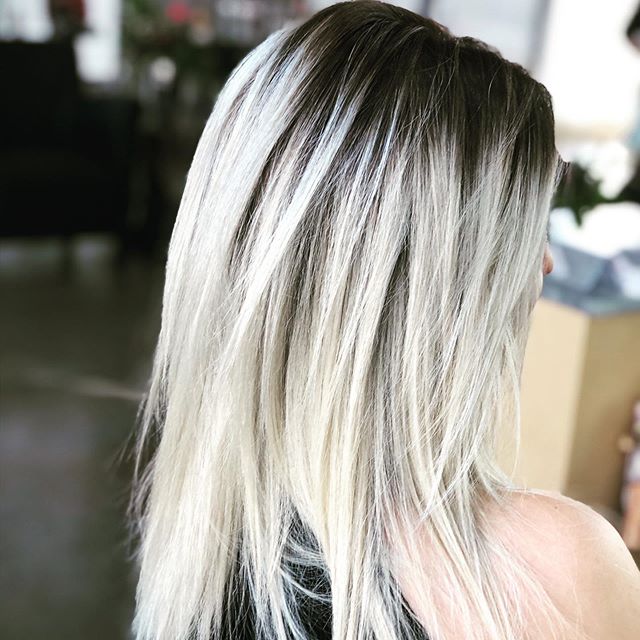 Even your hair damage we can make it happen this beautiful ice blonde! :
:
:
#blondehair #blondebalayage #blondehighlights #blondebob #blondeombre  #balayagehighlights #haircolor #hair #hairtransformation #erguntercansalon #erguntercaneuropeansalon #