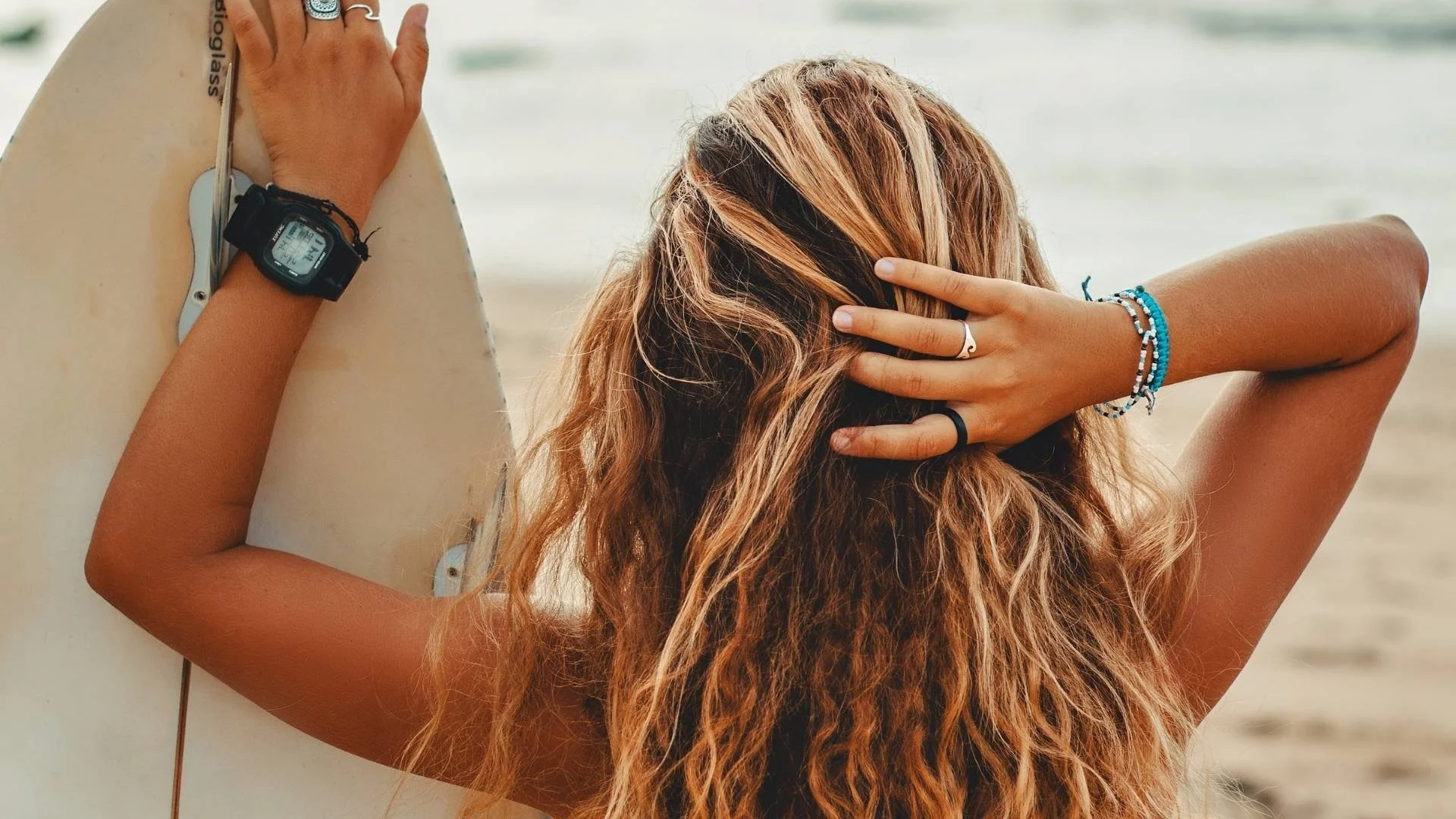 Dimensional blonde highlights hair color for vacation.