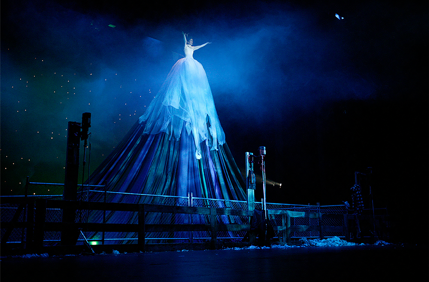  Our mountain soprano rose up through the floor to eleven meters high, at her zenith she sang Pokarekarae ana with a star cloth behind 