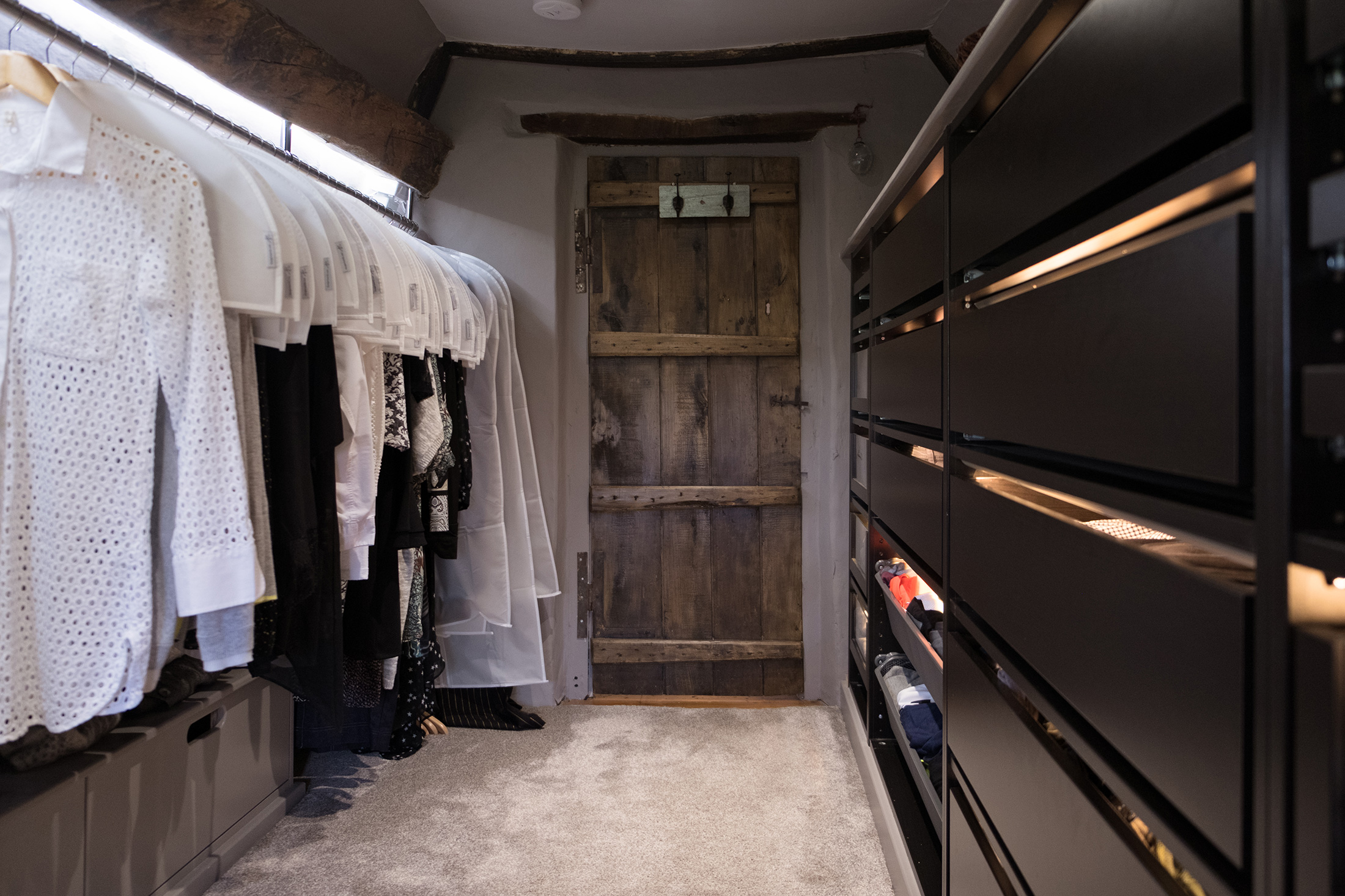 HELEN-GAVIN-INTERIORS-dressing-room-design-60.jpg