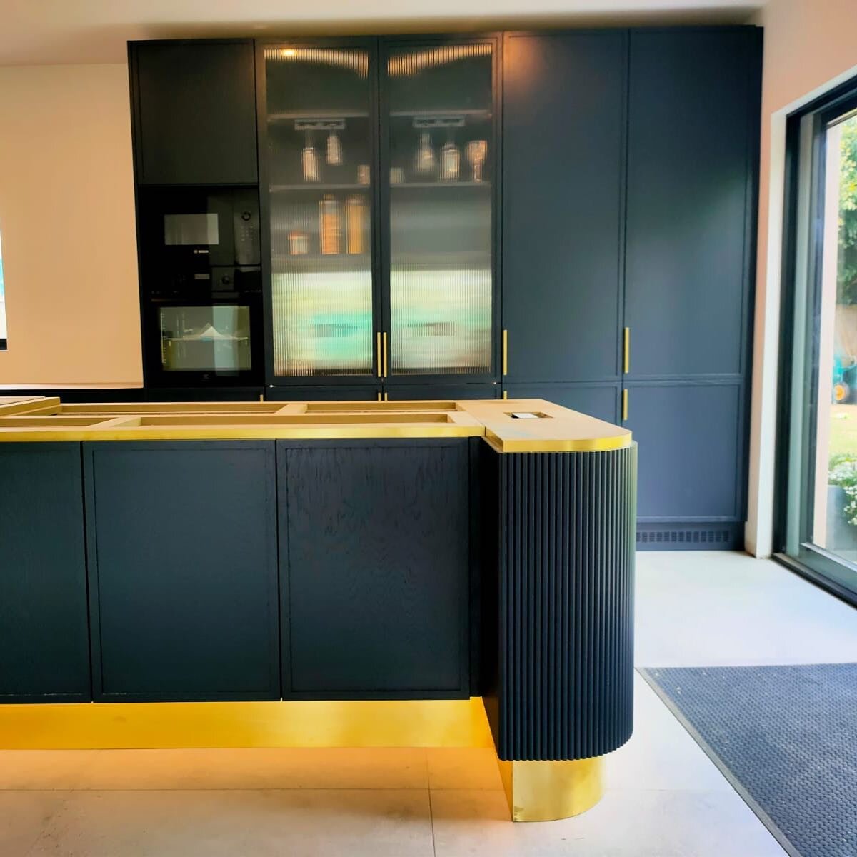 Sneak peek ππ can’t wait to see countertop in next week and see the final result of this fantastic project ππΌ @the.project.home #sneakpeek #kitchendesign #kitchenrenovation #kitchenremodel #irishkitchendesign #irishkitchensandbathrooms #bes
