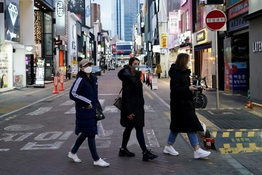 South Korea asks travellers to download GPS-tracking self-quarantine app
