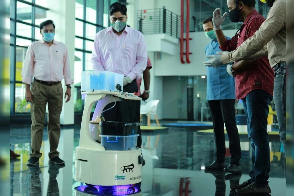 Kerala-based hospital in Kerala deploys KARMI robot to serve food and medicines to COVID patients
