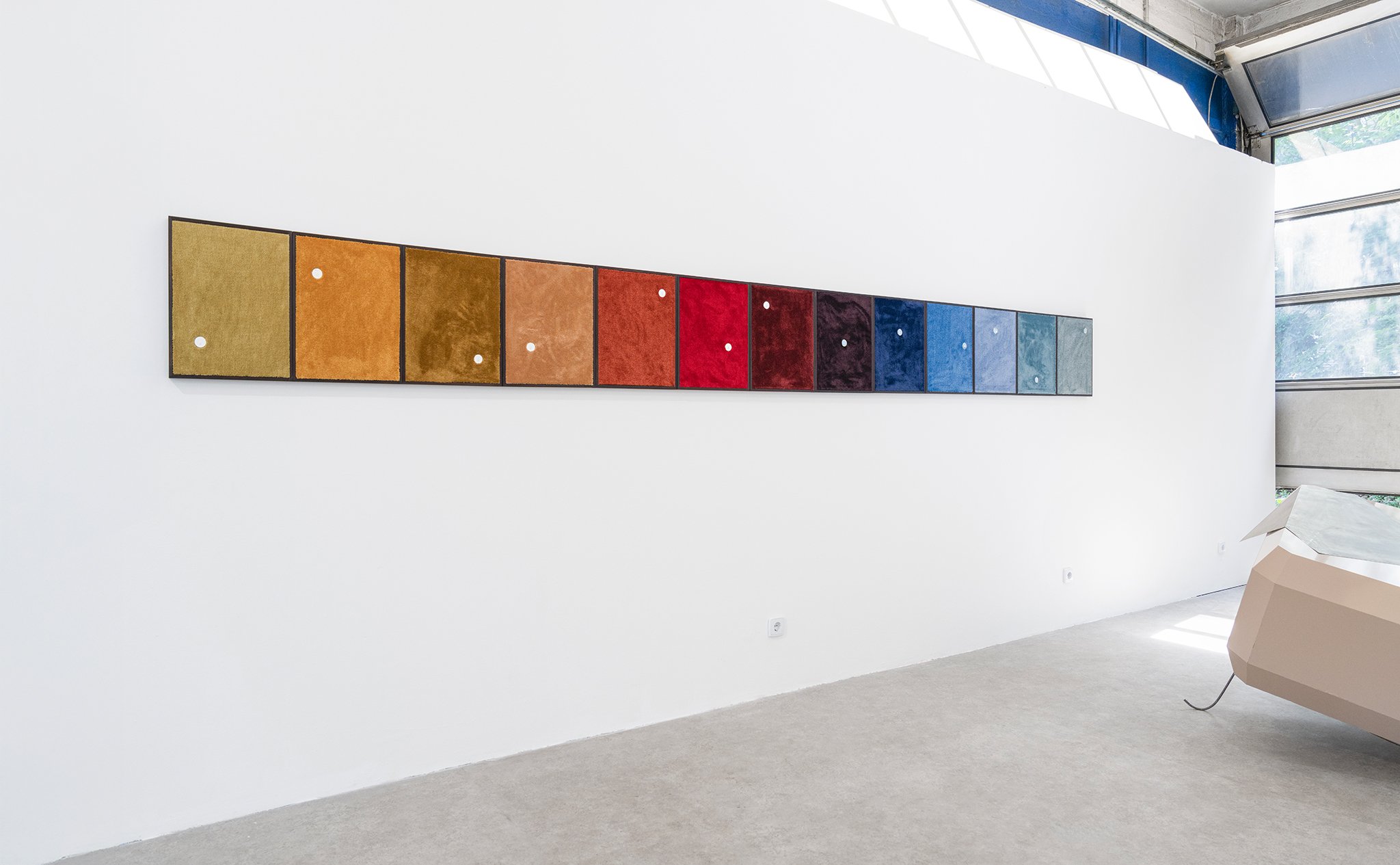 Tears Currency, 2025

stained wooden frames, carpet, custom made coins, Installationview Spoiler Pit-Stop, Berlin

Foto: Lea Hopp