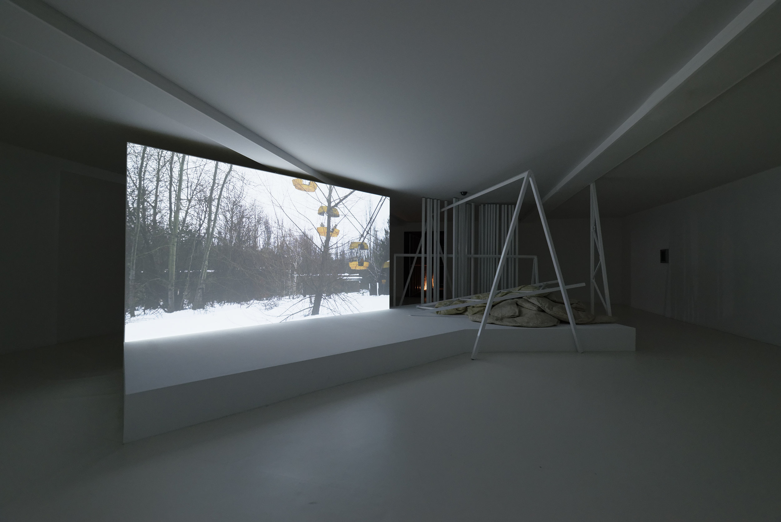 Angelika Markul’s exhibition “Terre de départ”. Palais de Tokyo.