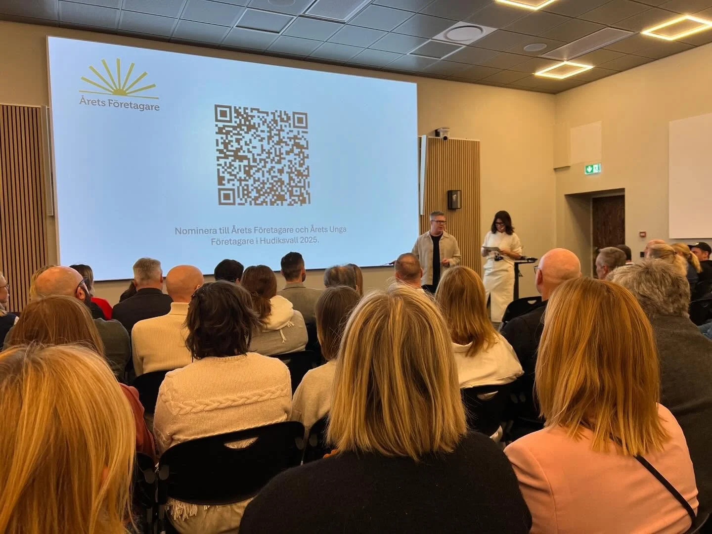 Roligt med s&aring; stor uppslutning p&aring; dagens n&auml;ringslivslunch p&aring; @aktivitetsfabriken. Bra arrangerat av @foretagarna_hudiksvall med st&ouml;d av @hudiksvallskommun och @teknikforetagen och GOD lunch! Tack f&ouml;r trevligt s&auml;l