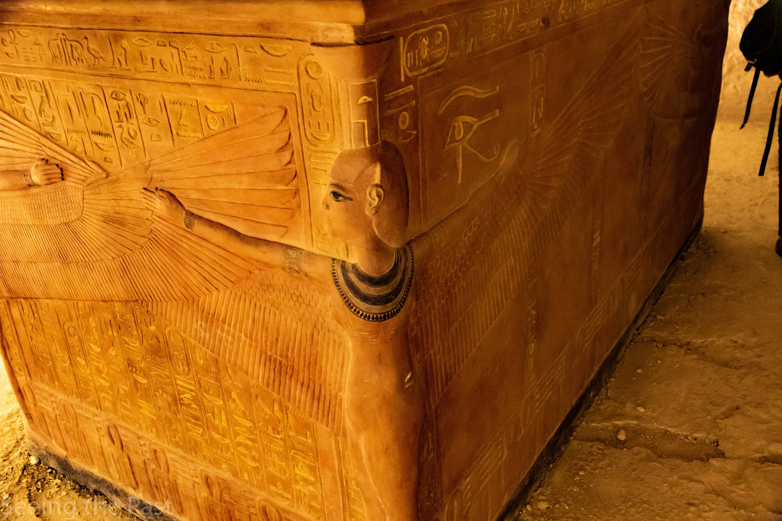 Discover the story of Tutankhamen through objects, tomb paintings