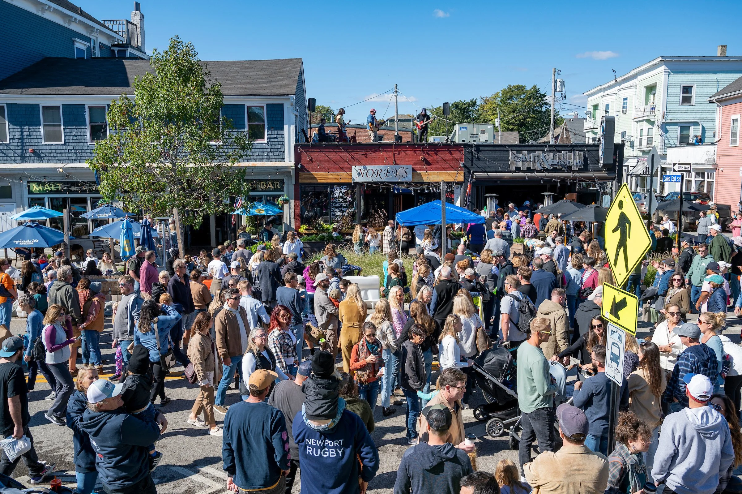 Hansen crowd Street Fair a-024.jpg
