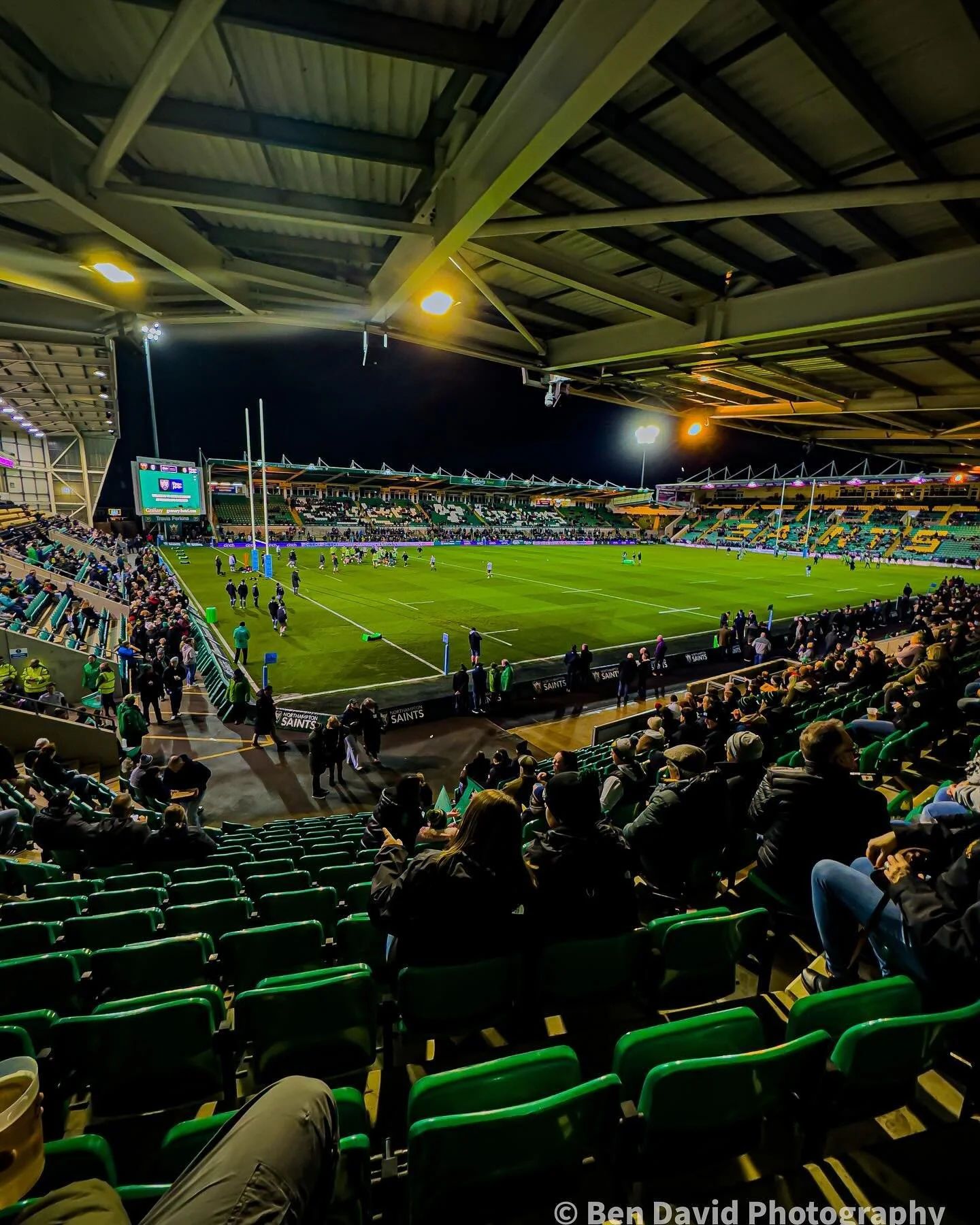 Friday night rugby 
.
.
Wide shot of Franklin&rsquo;s Garden for Friday night rugby 
.
.
📷 IPhone 15 pro max 13 mm f-2.2
.
#fridaynightrugby  #lifestyle #sportphotography #photography #instadaily  #lifeculture #rugby