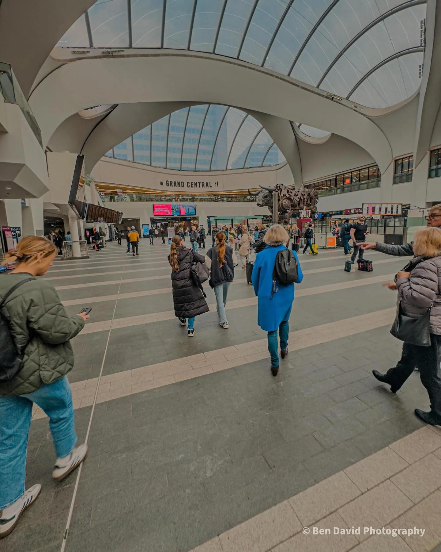 Birmingham new street vibes
.
.
Low ultra wide shot of Birmingham new street station on weekday vibes
.
.
📷 IPhone 15 pro max 13 mm f-2.2
.
#springtimes  #lifestyle #travelphotography #photography #instadaily  #lifeculture
