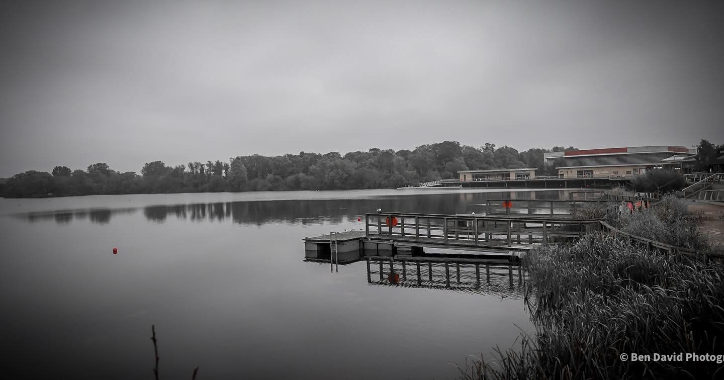 Rushden Lakes autumn shot
.
.
Wide look of autumn view of lake at Rushden Lake that I took on my new camera 
.
.
📷 Canon EOS R50 V RF-S14-30mm
.
#autumnvibes  #lifestyle #travelphotography #photography #instadaily  #lifeculture #canon #widelook #rus