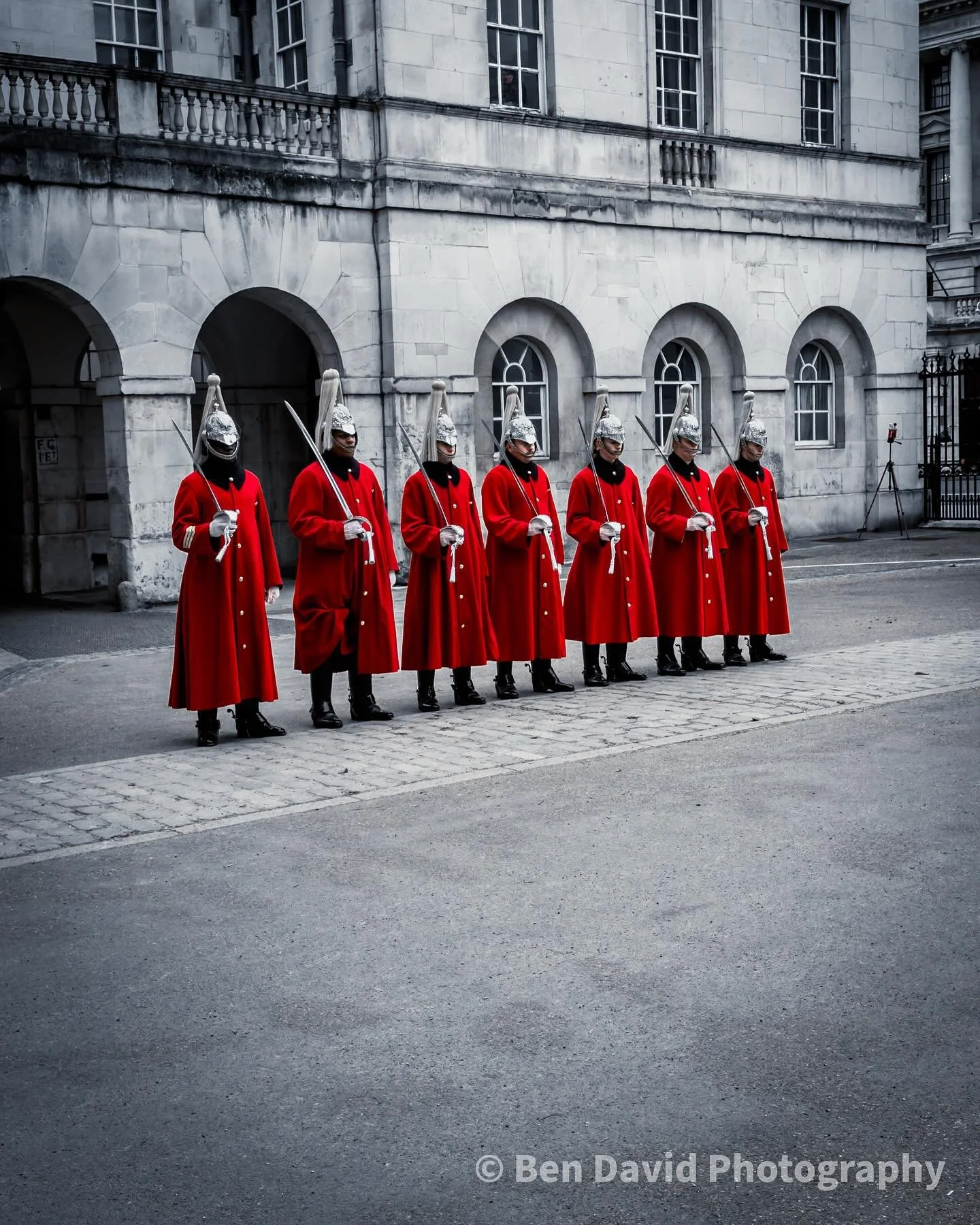 Royal guard 
.
.
Took a amazing shot of the royal guard down in London 💂 
.
.
📷 IPhone 15 pro max 24 mm f-1.78
.
#wintertimes  #lifestyle #travelphotography #photography #instadaily  #lifeculture #royalguard #london🇬🇧