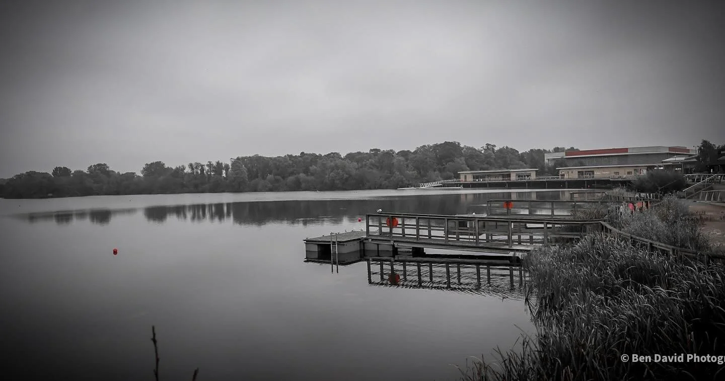 Rushden Lakes autumn shot
.
.
Wide look of autumn view of lake at Rushden Lake that I took on my new camera 
.
.
📷 Canon EOS R50 V RF-S14-30mm
.
#autumnvibes  #lifestyle #travelphotography #photography #instadaily  #lifeculture #canon #widelook #rus