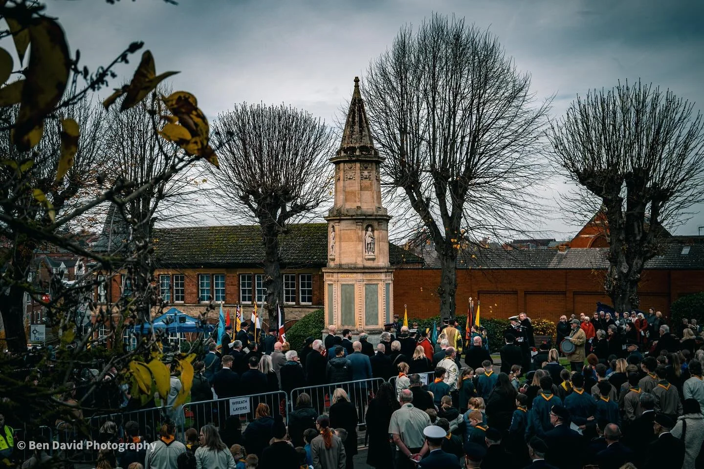 Never forget 🌹
.
Amazing shot from Sunday Remembrance Day 
.
📷 Canon EOS R50 V RF-S14-30mm
.
#autumnvibes  #lifestyle #travelphotography #photography #instadaily  #lifeculture #canon