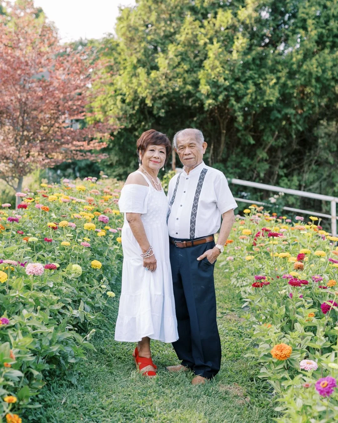 You know, each time I photographed an extended family, I quietly said a prayer and a wish. That God would be with me and bless me so I can capture my client's family beautifully, and that He would also bless me with my own extended family session lat