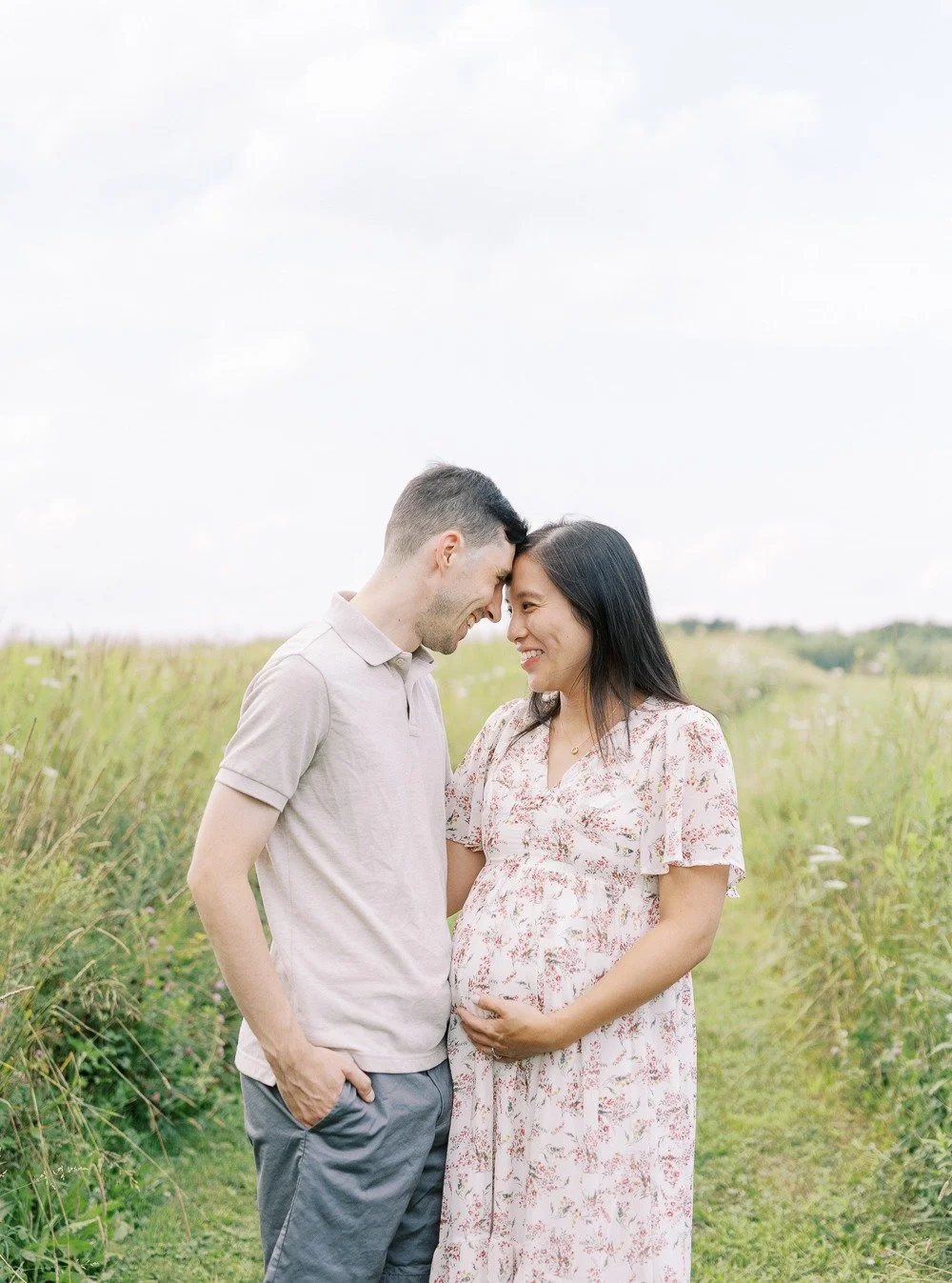 A sweet maternity session with the wildflowers last month 😍