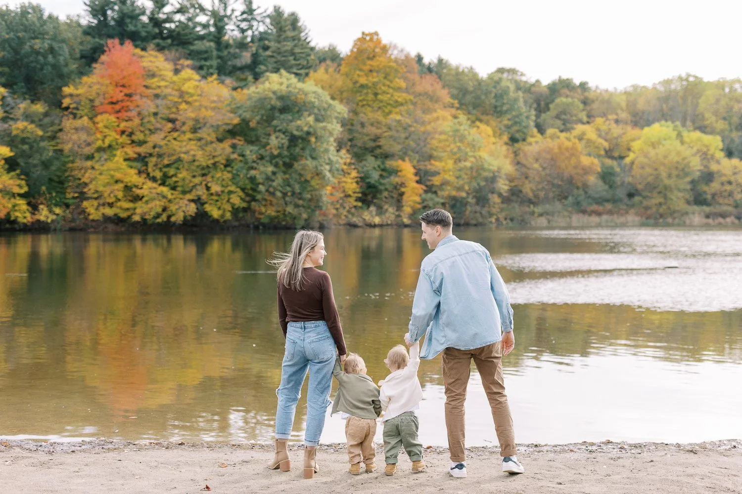 5 Best Locations For Fall Family Photos in Hamilton, ON