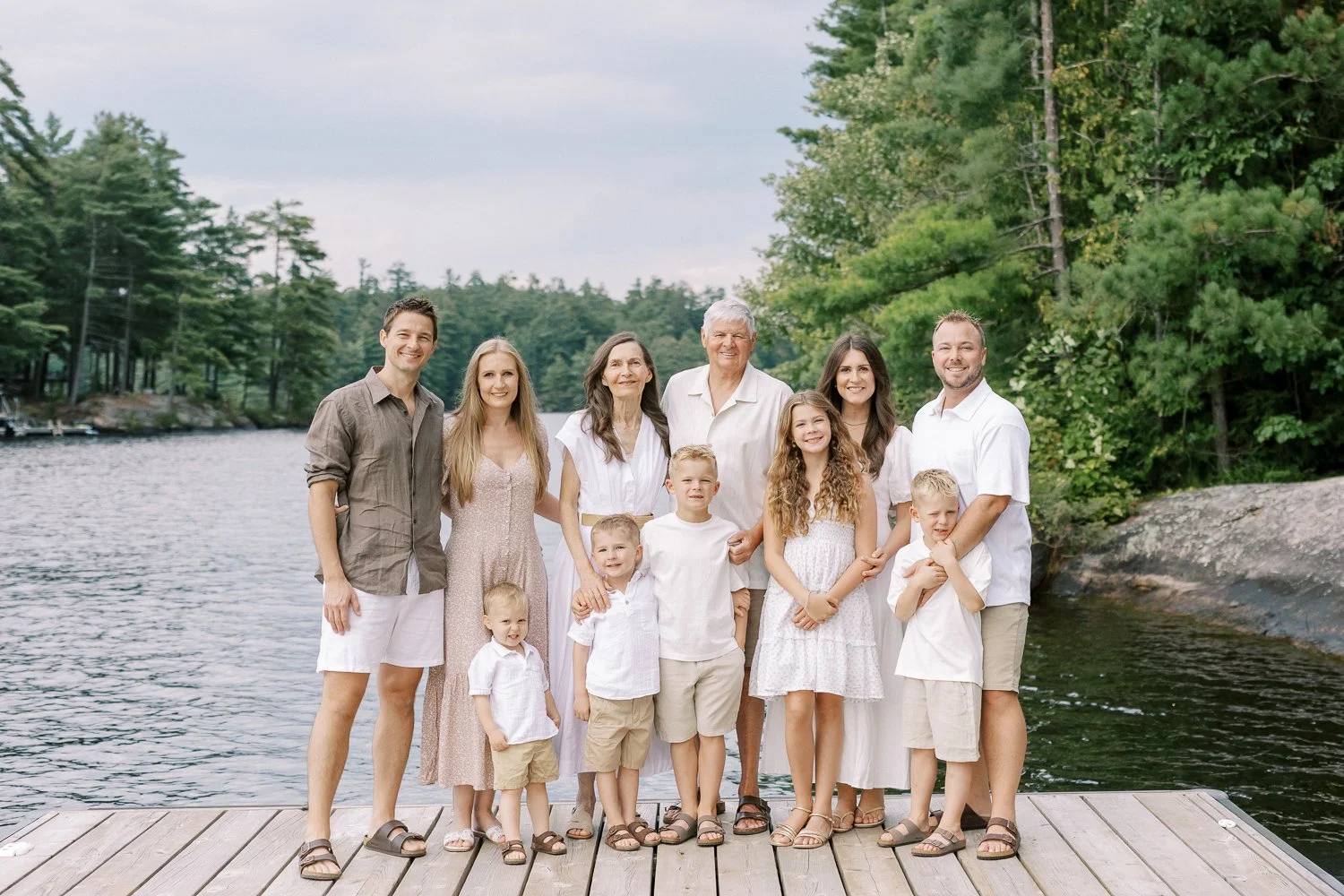 An Extended Family Session at the Cottage in Gravenhurst, Muskoka. 