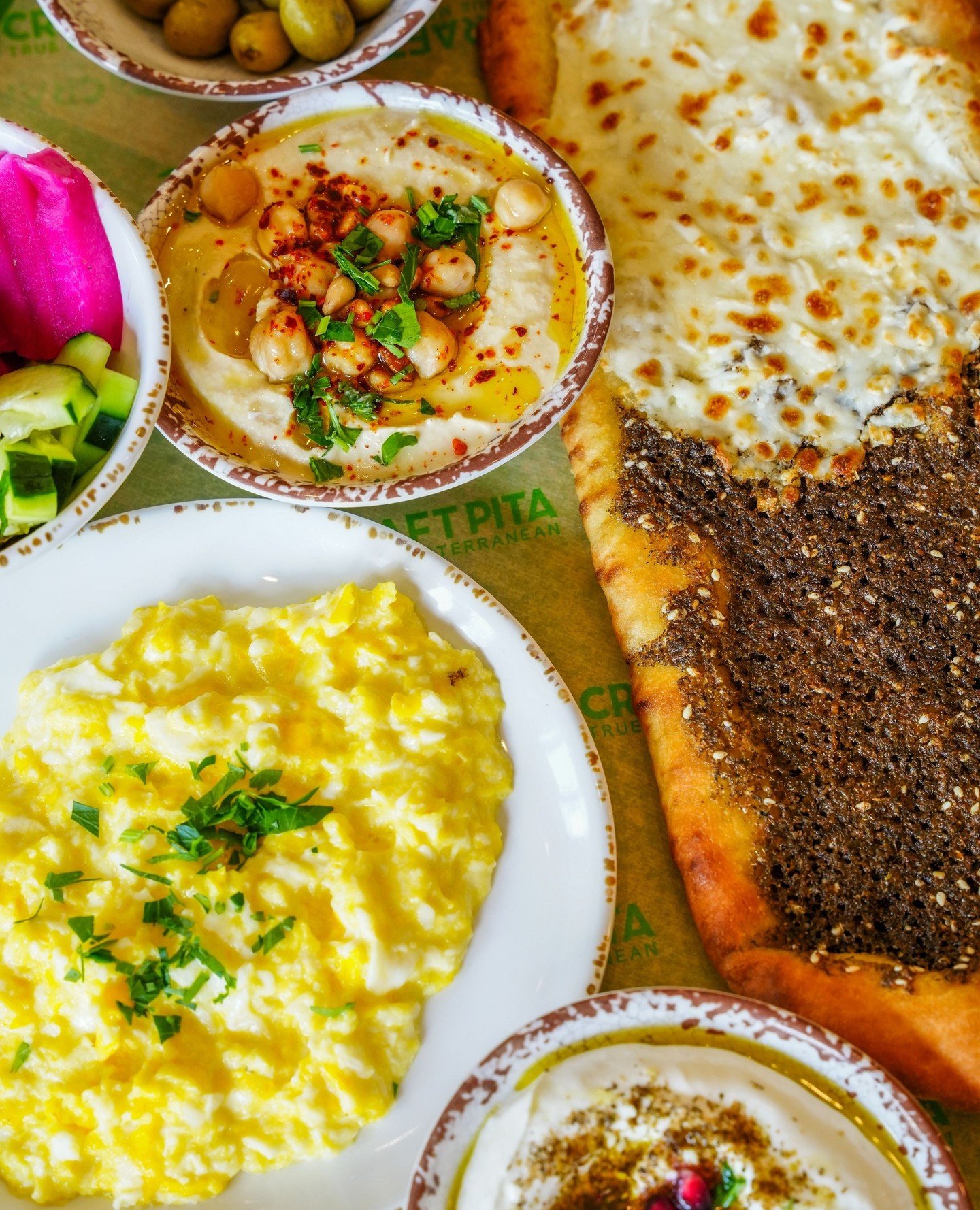 Habibi we have brunch! 🇱🇧🍳 Get our brunch sampler with your choice of man&rsquo;oushe, hummus, labneh, crudit&eacute;s, olives, and soft scramble eggs all for $25!
Bring a friend split a sampler and grab mimosa 🍾
Did you know that you can get a b