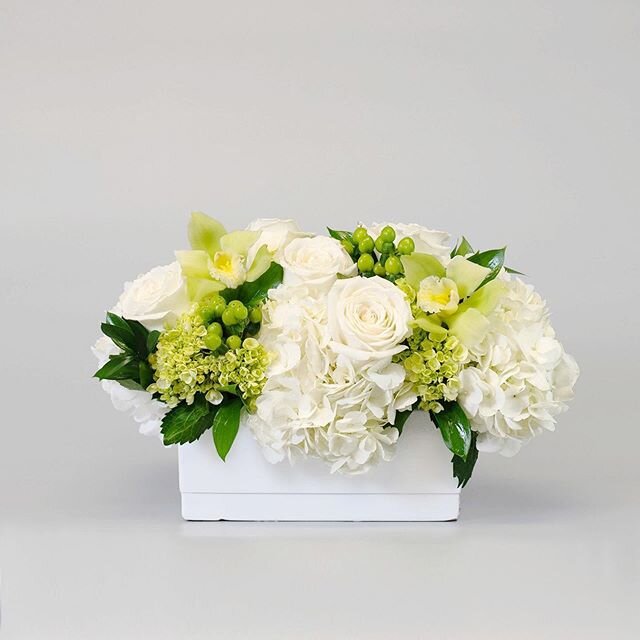 The Something Sweet Arrangement in our White Collection is perfect for any occasion. Add a balloon or chocolates to customize for your special occasion✨!
&bull;
&bull;
&bull;
&bull;
&bull;
#gattoflowers #40years #letusmakethedifference #onlineshop #o